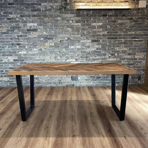 DINING TABLE / imondi Oak Herringbone