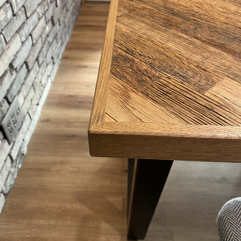 DINING TABLE / imondi Oak Herringbone